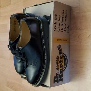 Dr. Martens Black Women's Shoes size 7